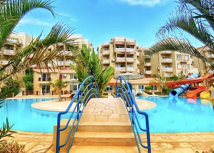 Poolside Paradise *