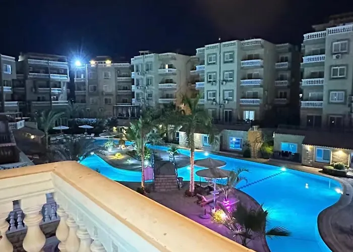 Apartment Poolside Paradise *